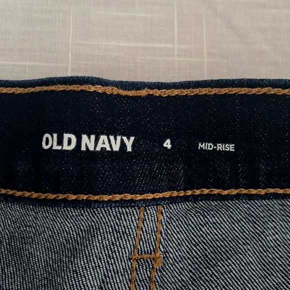Old Navy midrise dark denim shorts size 2 - Picture 3 of 5
